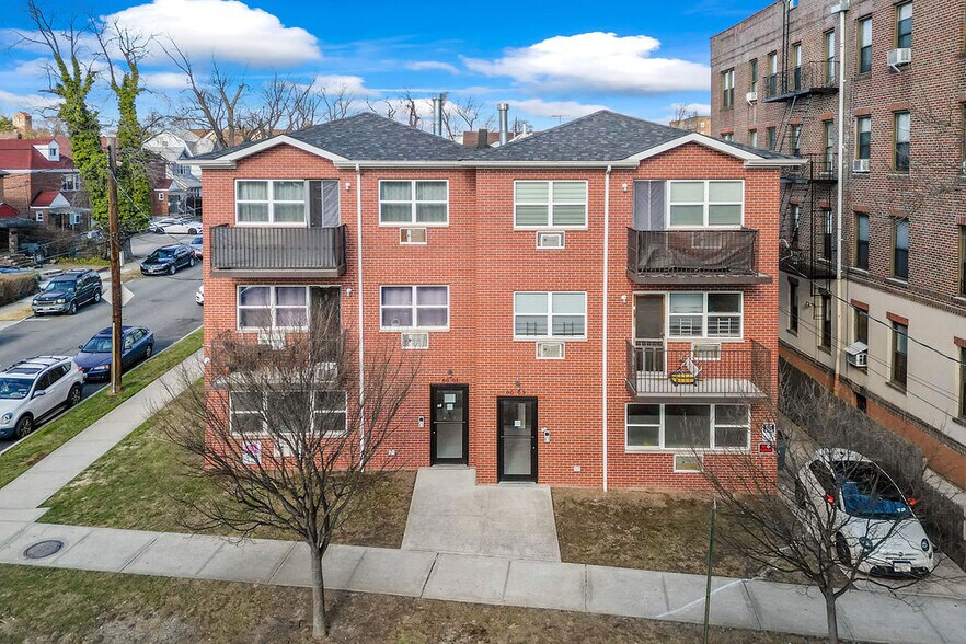 16003 Sanford Ave, Flushing, NY à vendre - Photo de l’immeuble – Image 2 sur 15