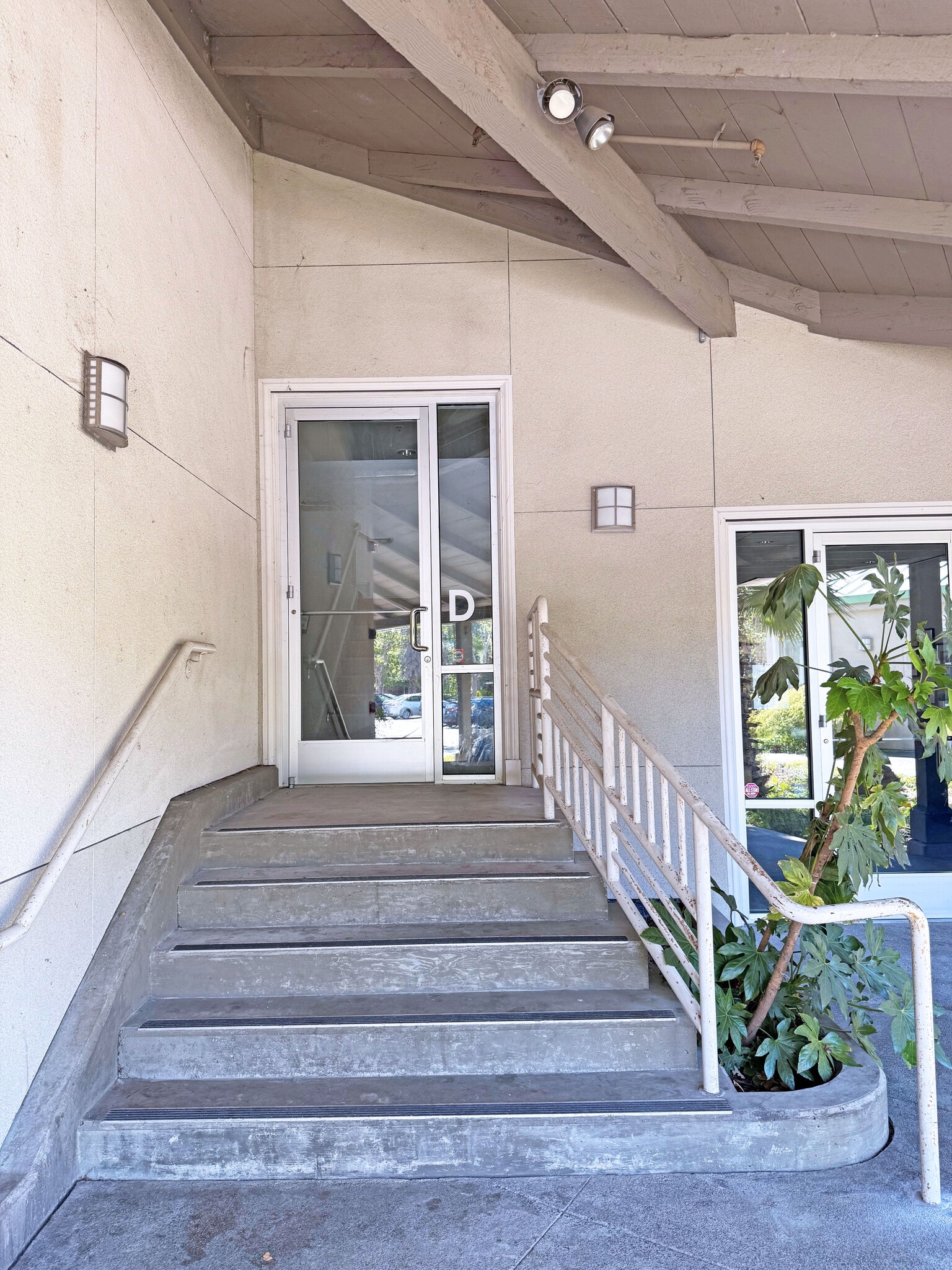 1801 Cleveland Ave, Santa Rosa, CA à louer Photo de l’immeuble– Image 1 sur 5