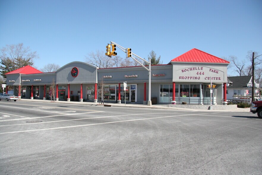 440 Rochelle Ave, Rochelle Park, NJ à louer - Photo de l’immeuble – Image 3 sur 7