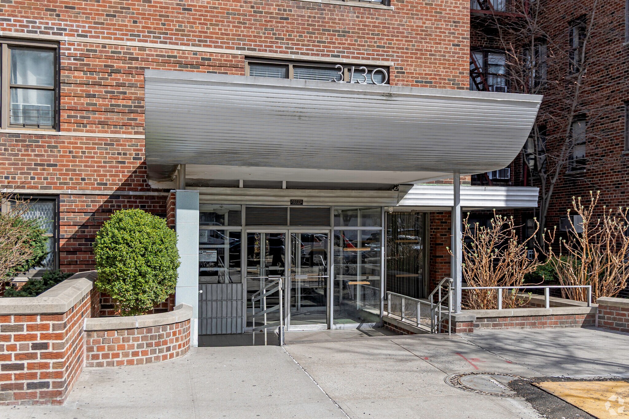 NYC Medical Office Investment - 20K+ SF portefeuille de 14 biens à vendre sur LoopNet.fr Photo principale– Image 1 sur 43