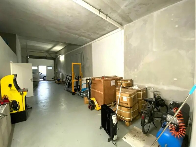 Industriel/Logistique dans Nice à louer Photo intérieure– Image 1 sur 7