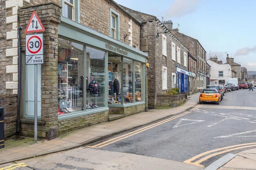 1 Market Pl, Hawes à vendre - Photo de l’immeuble – Image 3 sur 26