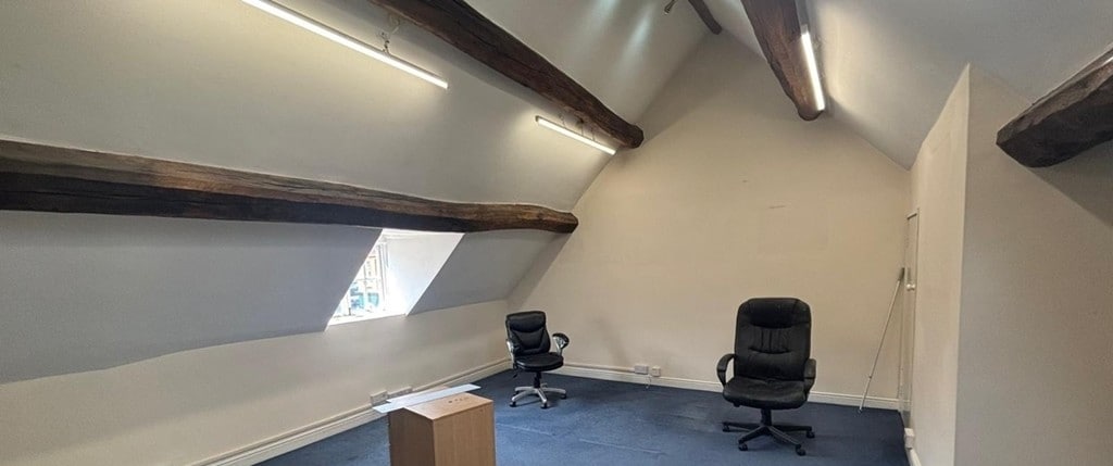 38 High St, Sutton Coldfield, WMD B72 1UP - Lot 38a -  - Photo intérieure - Image 1 of 6