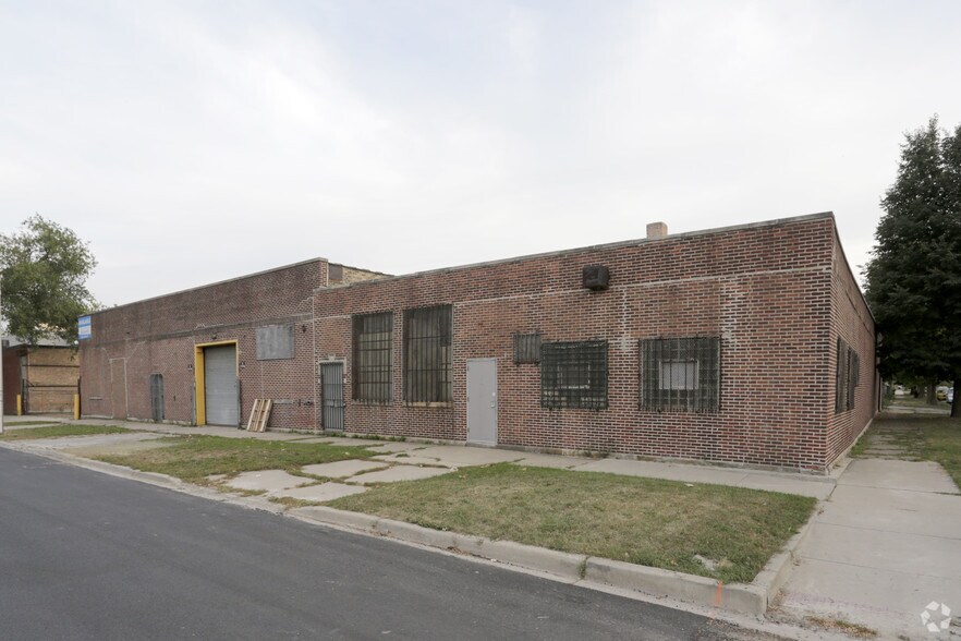 3033 W Ohio St, Chicago, IL à louer - Photo principale – Image 1 sur 12