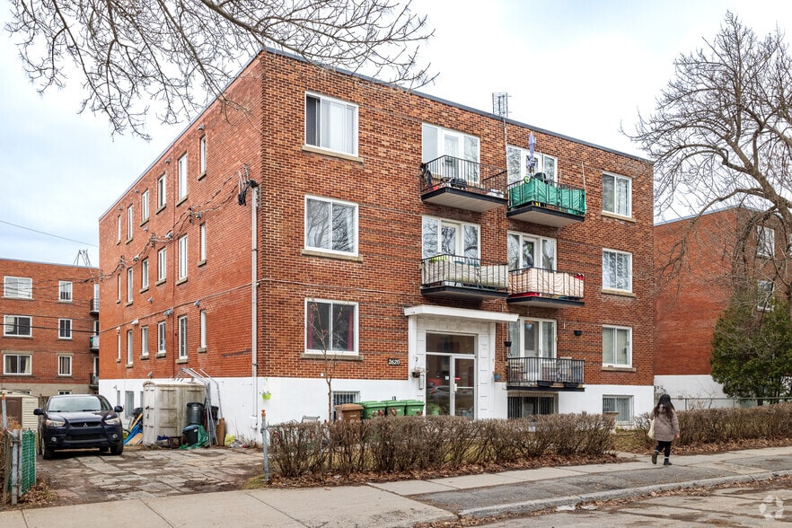2620 Rue Théodore, Montréal, QC à vendre - Photo principale – Image 1 sur 3