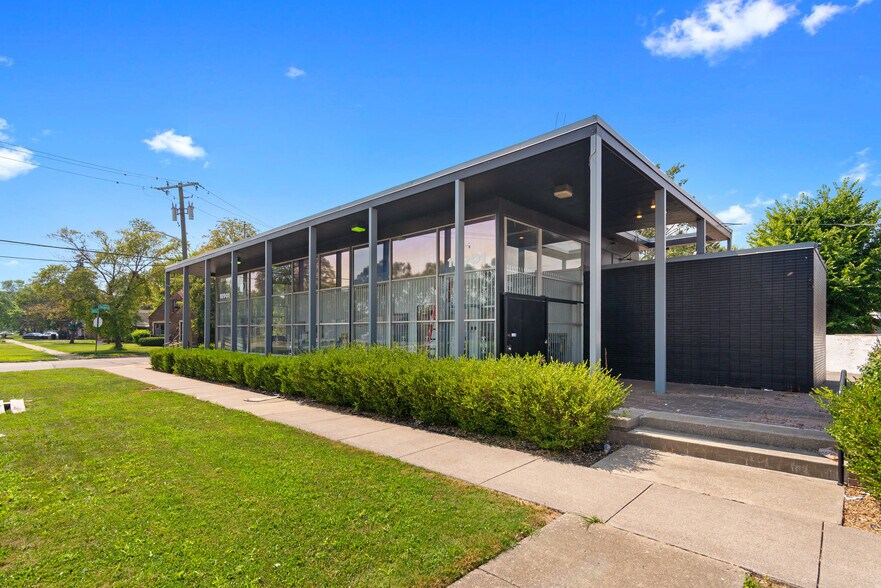 18901 Kelly Rd, Detroit, MI à vendre - Photo de l’immeuble – Image 1 sur 19