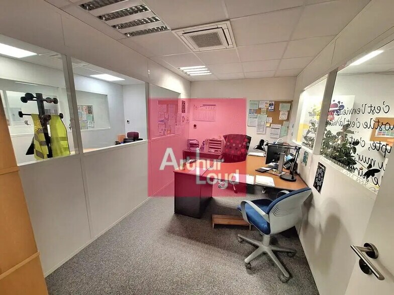 Bureau dans Clermont-Ferrand à louer - Photo de l’immeuble – Image 3 sur 10