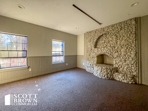 131 Degan Ave, Lewisville, TX à louer Photo de l’immeuble– Image 1 sur 3