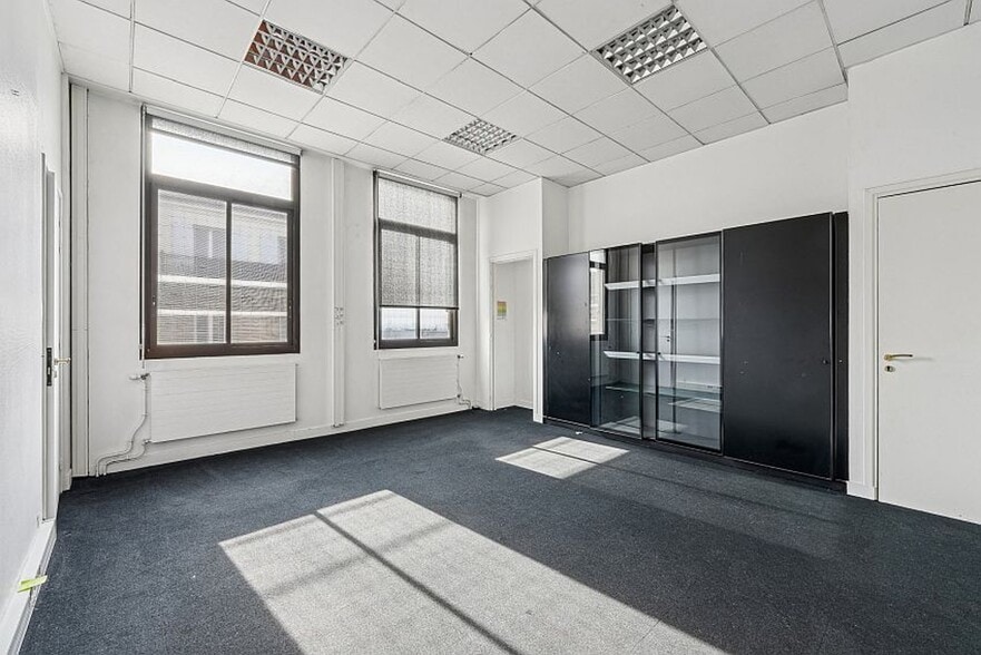 27 Avenue Claude Vellefaux, Paris à louer - Photo intérieure – Image 2 sur 12