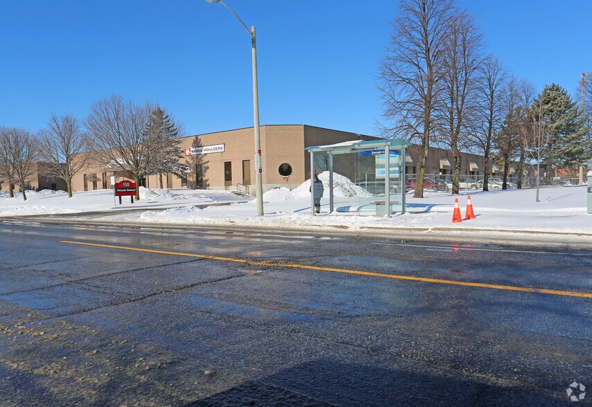 150 Mclevin Ave, Toronto, ON à louer - Photo principale – Image 1 sur 4