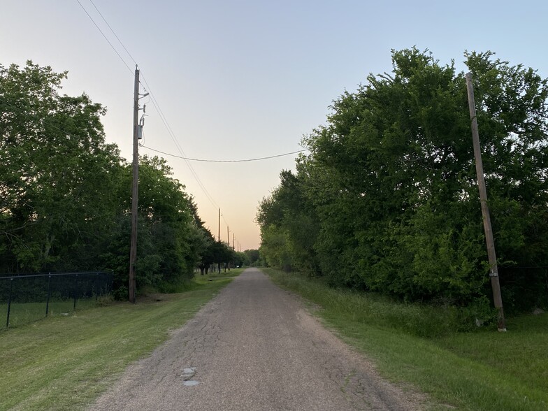 0 Columbus Rd, Wallis, TX à vendre - Photo principale – Image 1 sur 4