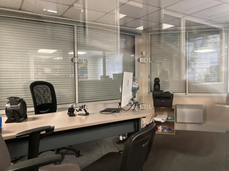 Local d'activités dans Saint-Maur-des-Fossés à vendre - Photo intérieure – Image 3 sur 6