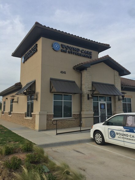 4545 Heritage Trace Pky, Fort Worth, TX à vendre - Photo de l’immeuble – Image 2 sur 7