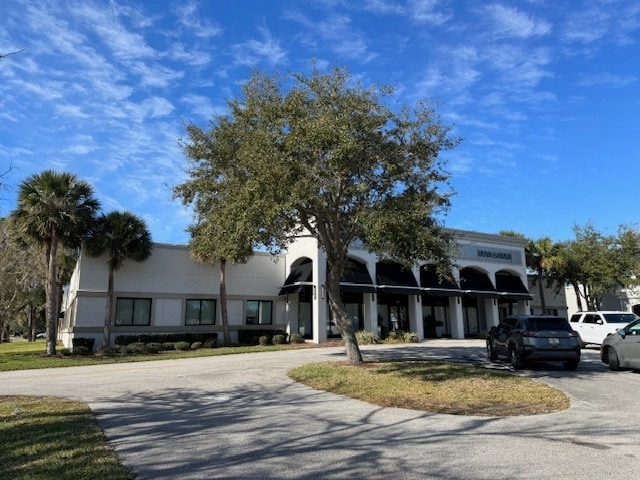 270-280 S Yonge St, Ormond Beach, FL à louer - Photo de l’immeuble – Image 2 sur 16