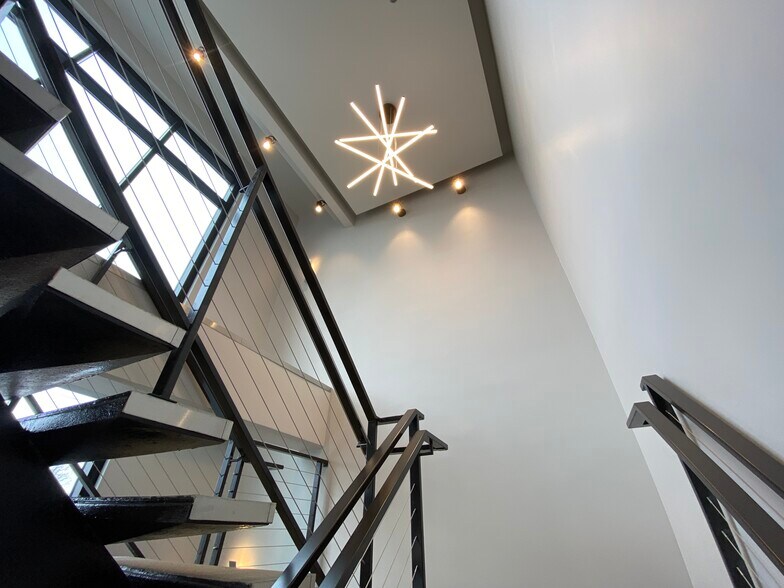 560 Mill St, Reno, NV à louer - Photo de l’immeuble – Image 3 sur 23