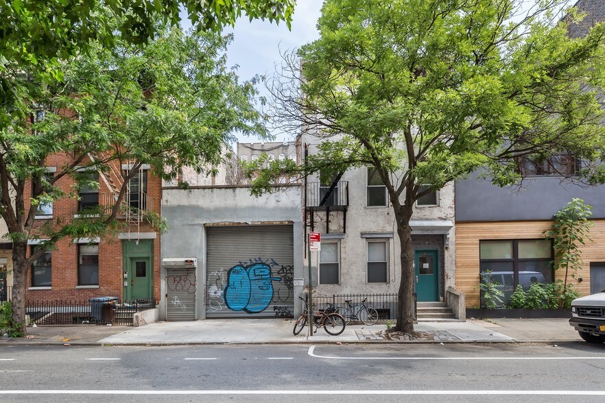 305-307 S 4th St, Brooklyn, NY à vendre - Photo de l’immeuble – Image 2 sur 11