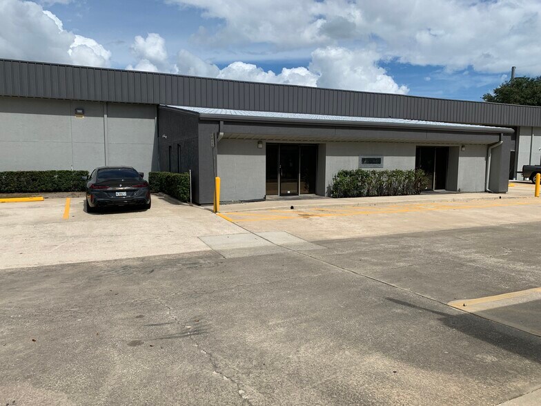 1090 Rainer Dr, Altamonte Springs, FL à louer - Photo de l’immeuble – Image 2 sur 8