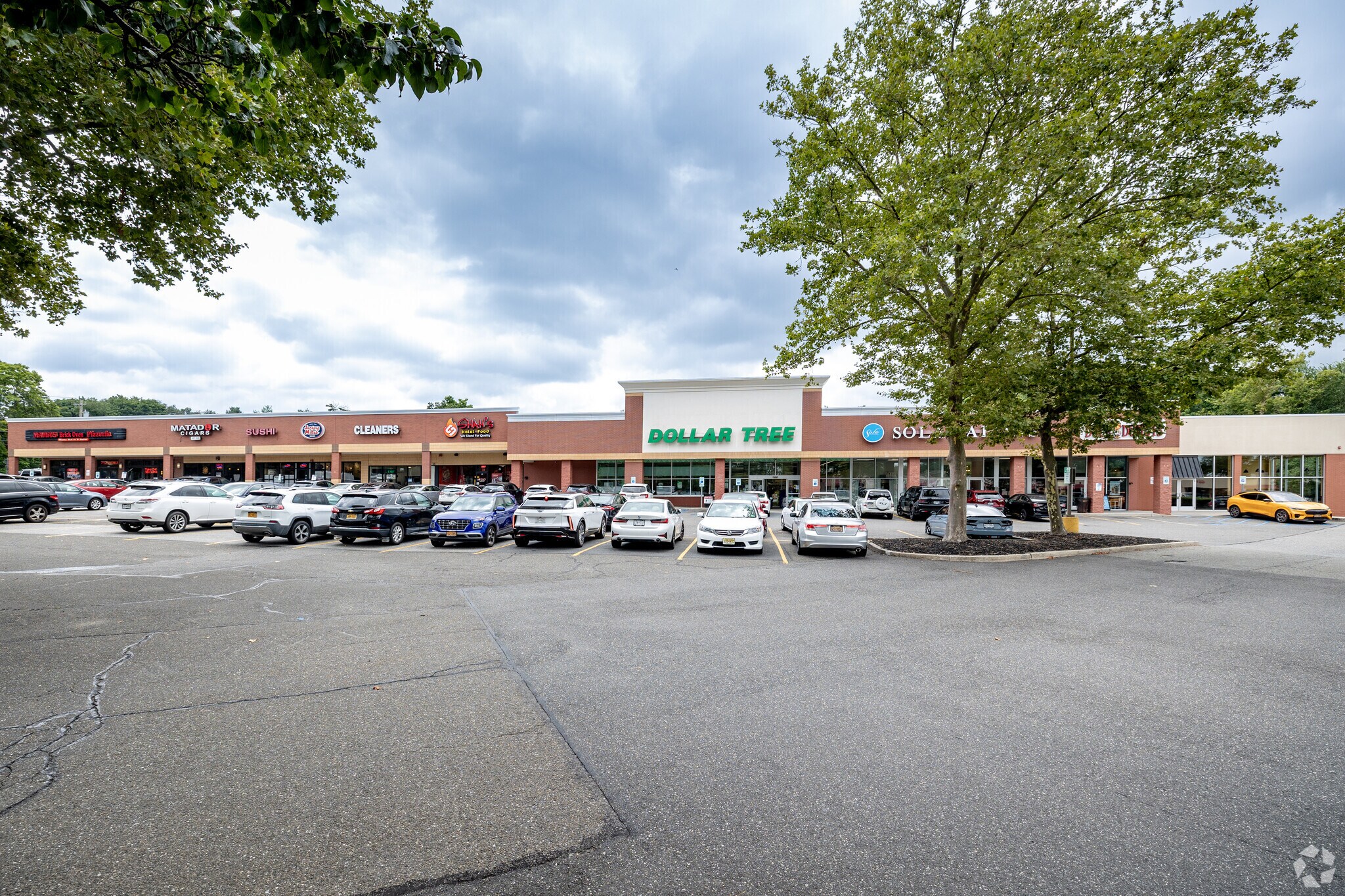 586 Veterans Memorial Hwy, Hauppauge, NY à louer Photo de l’immeuble– Image 1 sur 6