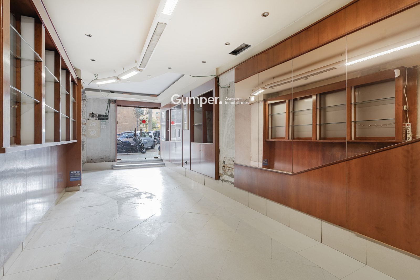 Immeuble residentiel dans Barcelone, Barcelona à vendre Photo intérieure– Image 1 sur 2
