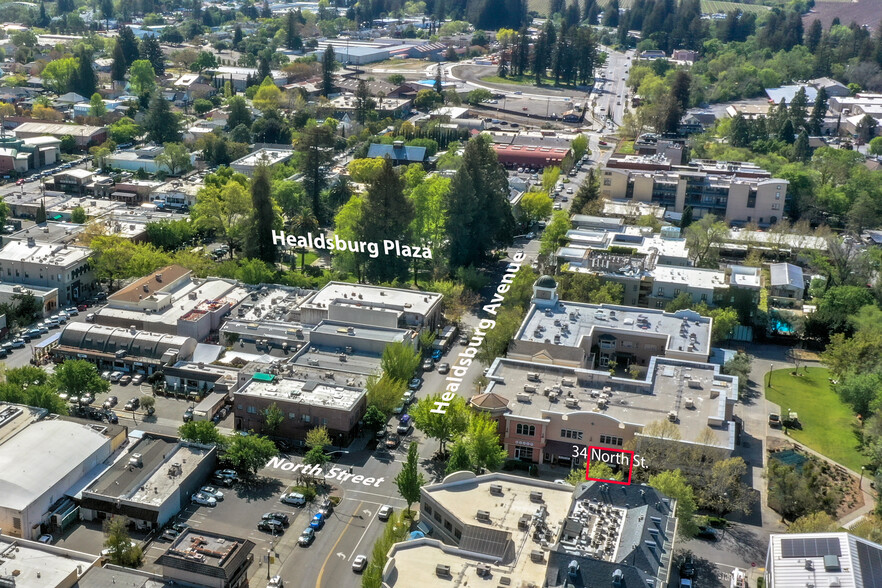 375 Healdsburg Ave, Healdsburg, CA à louer - Photo de l’immeuble – Image 2 sur 5