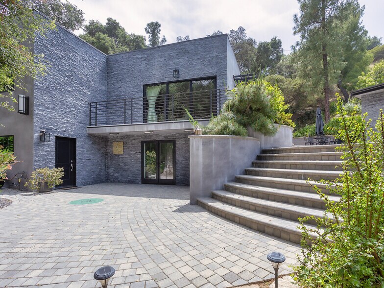 7580 McGroarty Ter, Tujunga, CA à vendre - Photo de l’immeuble – Image 2 sur 74