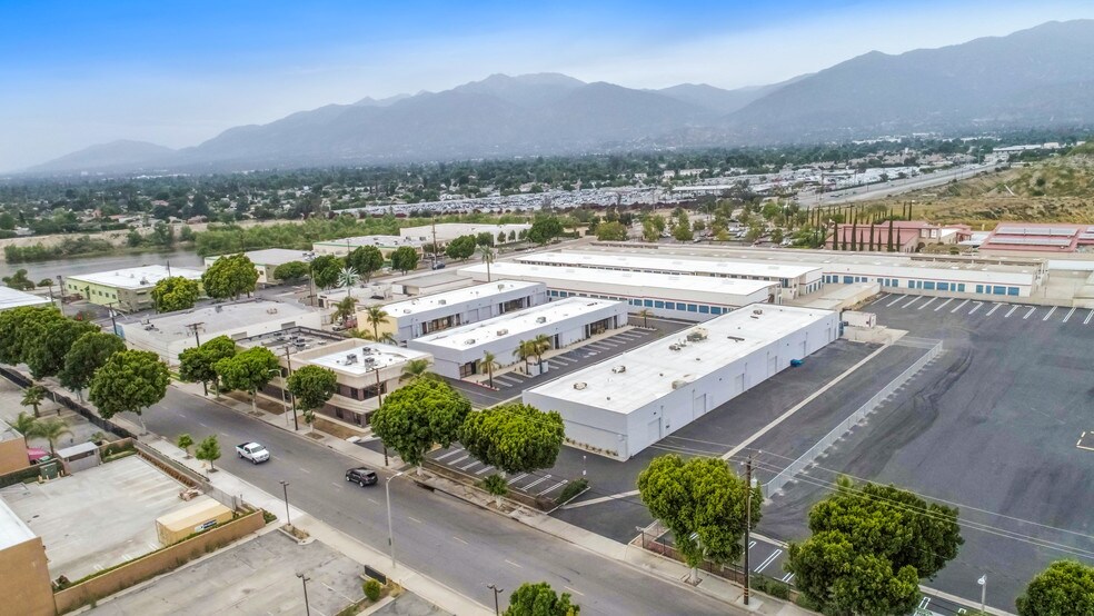 11621 Clark St, Arcadia, CA à louer - Photo de l’immeuble – Image 1 sur 7