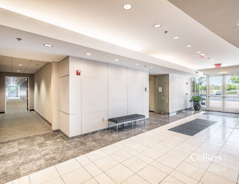 4000 Faber Place Dr, North Charleston, SC à louer - Photo de l’immeuble – Image 3 sur 5