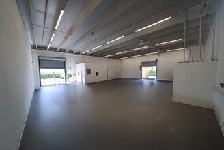 7233 Southern Blvd, West Palm Beach, FL à louer Photo de l’immeuble– Image 2 sur 4