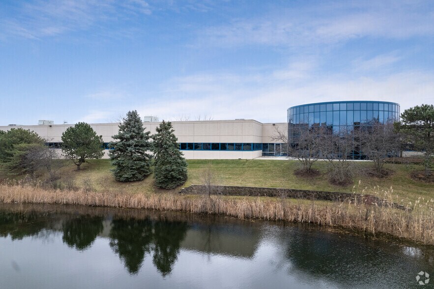 161-175 N Archer Ave, Mundelein, IL à vendre - Photo de l’immeuble – Image 2 sur 5