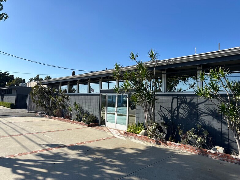 940 W 17th St, Costa Mesa, CA à louer - Photo de l’immeuble – Image 1 sur 7