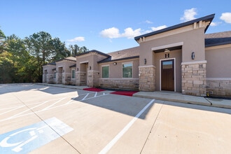 12422 Spring Cypress Rd, Tomball, TX à louer Photo de l’immeuble– Image 2 sur 14