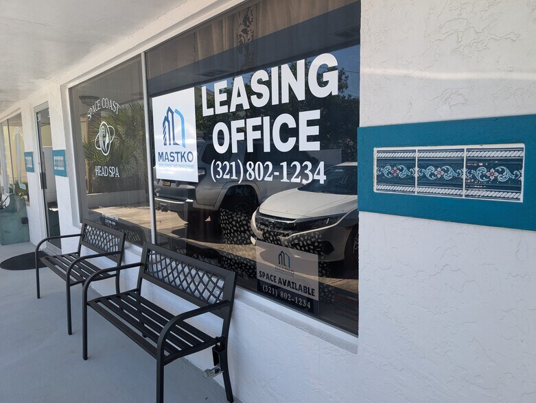 599 Sherwood Ave, Satellite Beach, FL à louer - Photo de l’immeuble – Image 2 sur 5