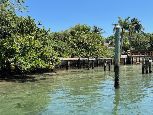 2715 Lake Dr, Riviera Beach, FL à vendre - Photo de l’immeuble – Image 3 sur 6