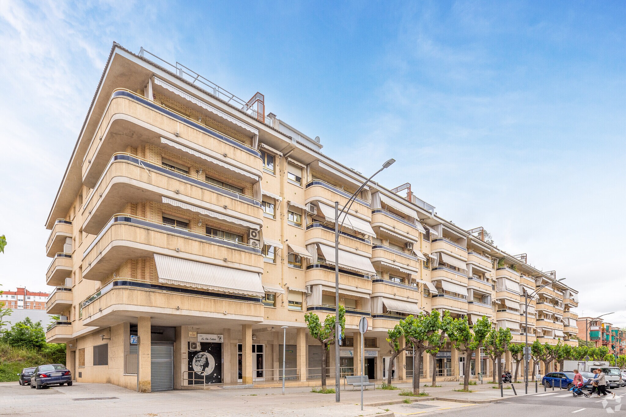Carrer Via Alexandra, 12, Sabadell, Barcelona à louer Photo principale– Image 1 sur 4