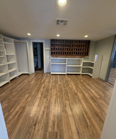 105 S Water St, Sapulpa, OK à louer - Photo intérieure – Image 3 sur 8