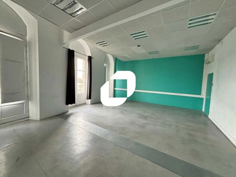 Bureau dans Bordeaux à louer - Photo de l’immeuble – Image 3 sur 10