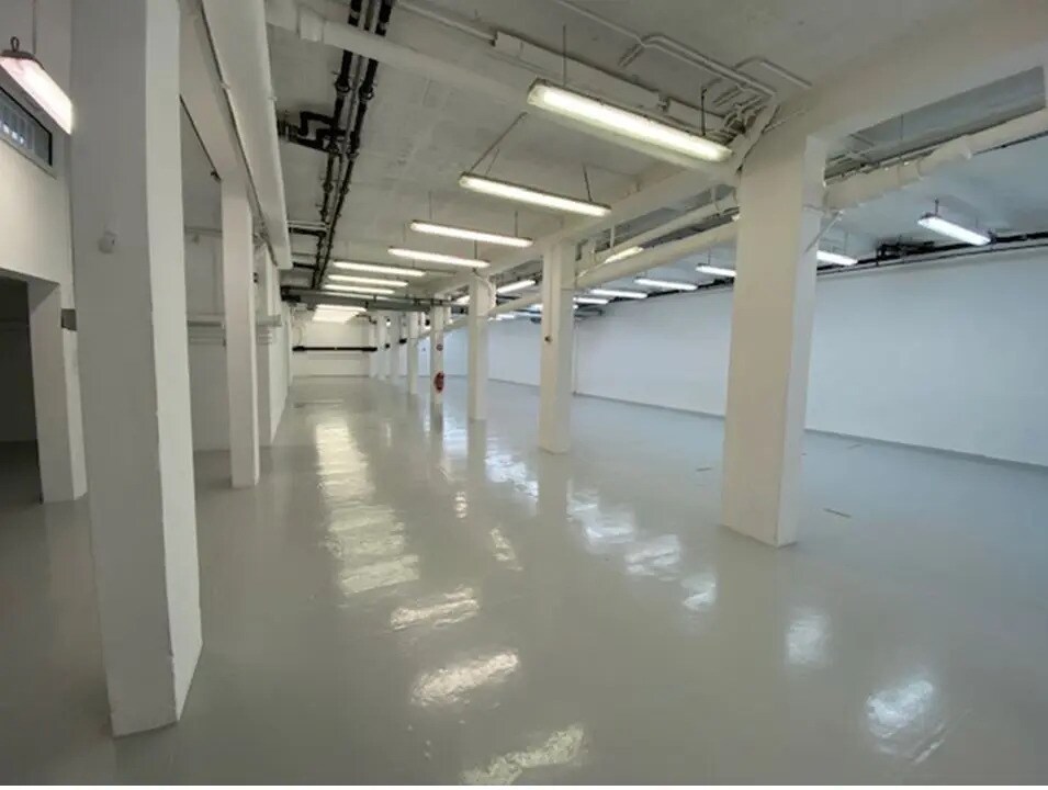 Local d’activités dans Boulogne-Billancourt à louer Photo de l’immeuble– Image 1 sur 8