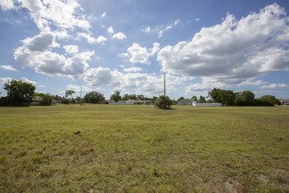 Plus de détails pour 1712 Skyline Blvd, Cape Coral, FL - Terrain à vendre