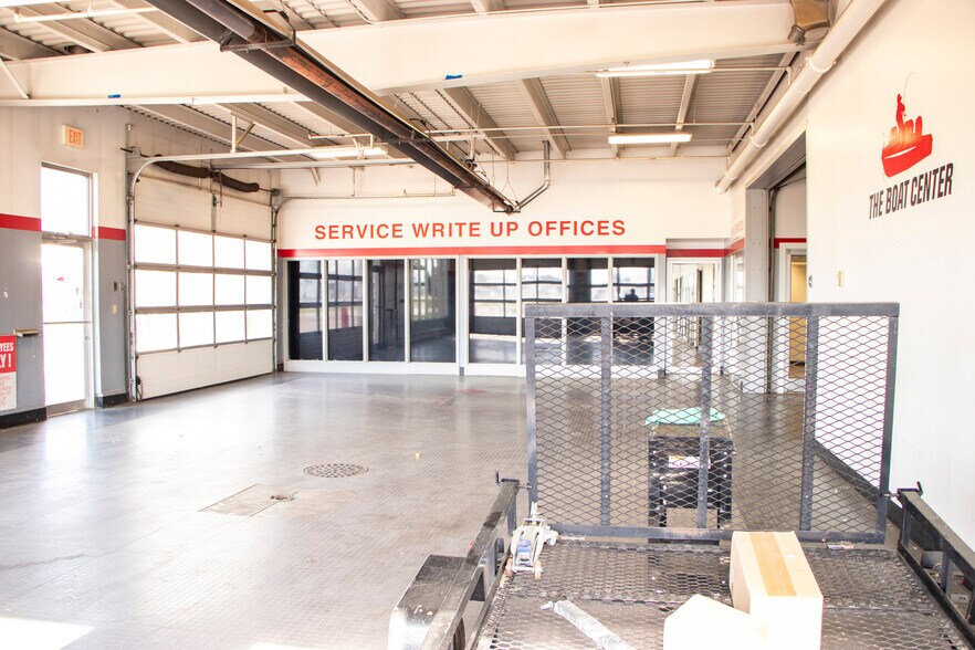 321 W Prairie View Rd, Chippewa Falls, WI à vendre - Photo de l’immeuble – Image 2 sur 20