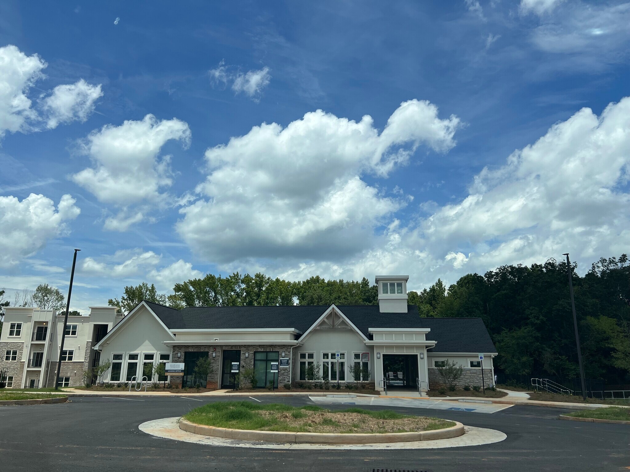 4039 Hanover Way, Ellenwood, GA à louer Photo de l’immeuble– Image 1 sur 20