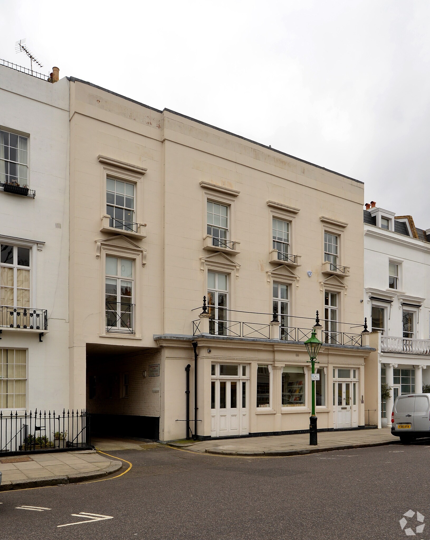 12 Addison Ave, Londres à louer Photo principale– Image 1 sur 3