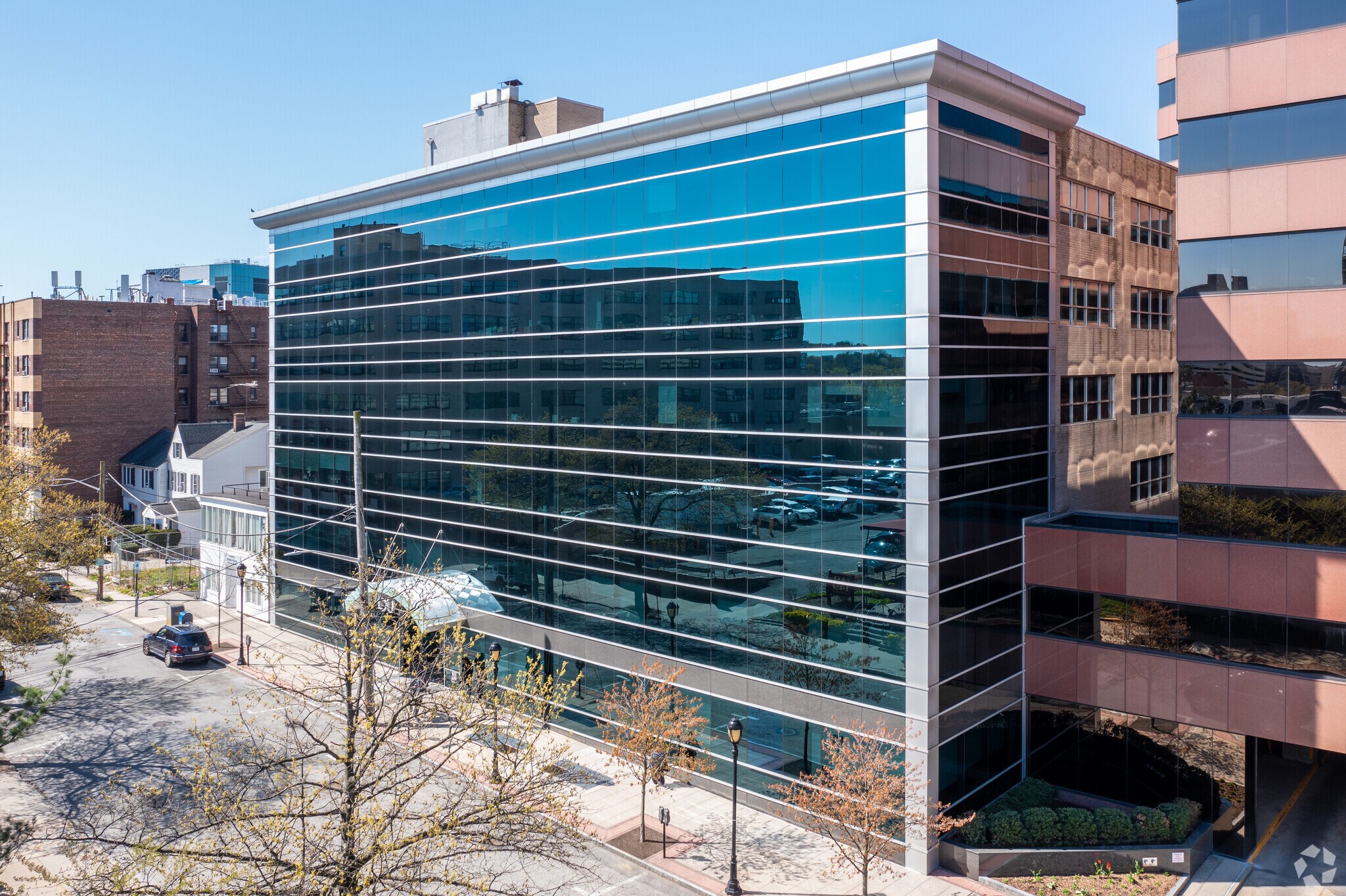 150 Grand St, White Plains, NY à louer Photo principale– Image 1 sur 6