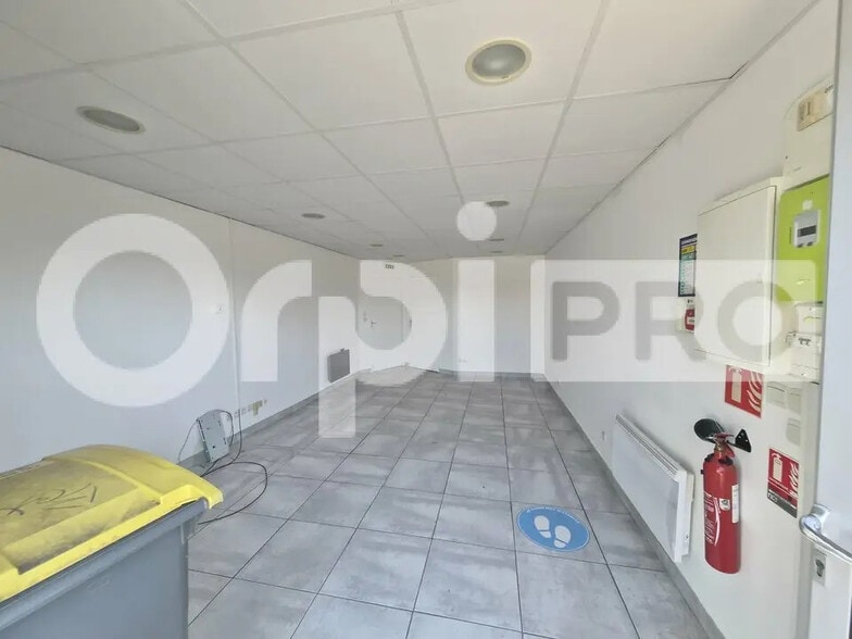 Local d’activités dans Witry-lès-Reims à louer - Photo intérieure – Image 3 sur 10