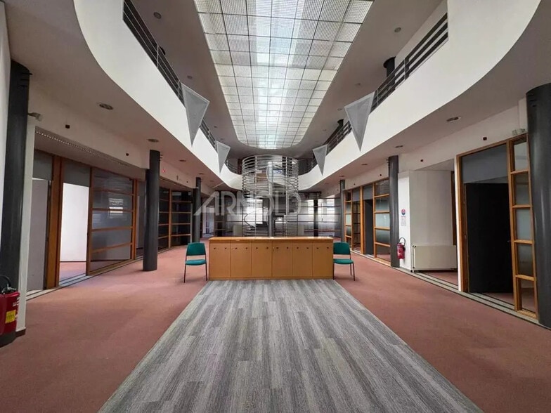 Bureau dans Saint-Nazaire à vendre - Photo de l’immeuble – Image 2 sur 9