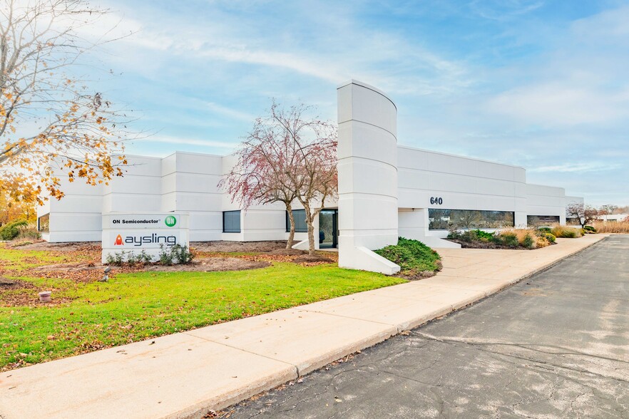 640 Avis Dr, Ann Arbor, MI à louer - Photo de l’immeuble – Image 2 sur 19