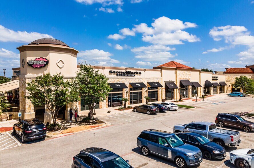 18255 Blanco Rd, San Antonio, TX à louer - Photo principale – Image 1 sur 31