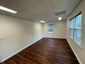2225 Ashley Crossing Dr, Charleston, SC à louer Photo intérieure– Image 2 sur 11