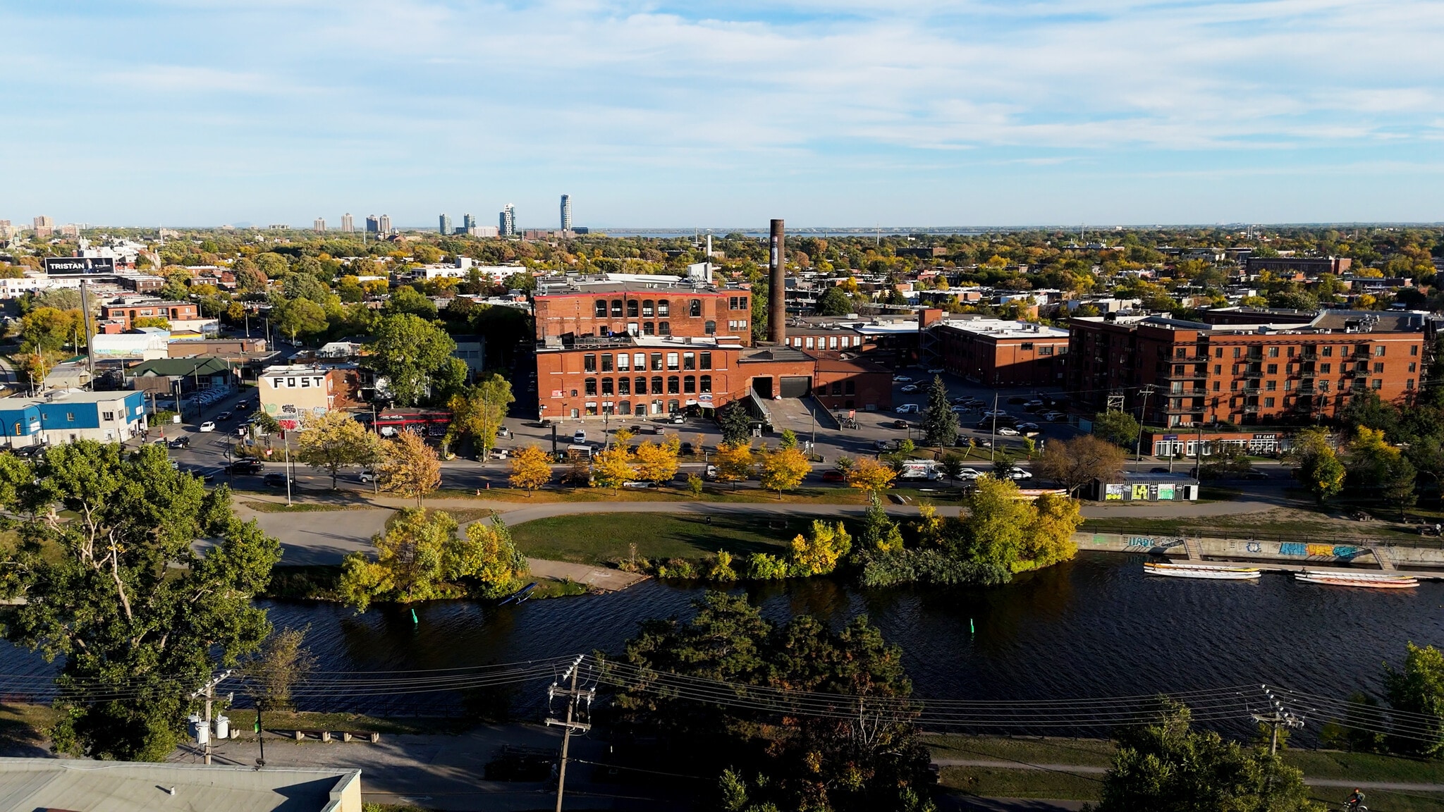 5524 Saint-Patrick Rue, Montréal, QC à louer Photo principale– Image 1 sur 10