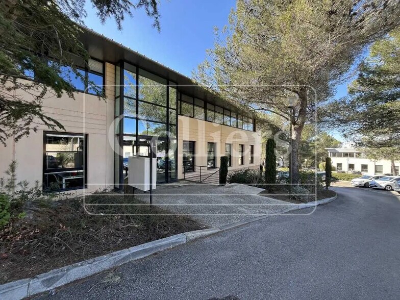 1330 Avenue Jean-René Guillibert Gautier De La Lauzière, Aix-en-Provence à louer - Photo de l’immeuble – Image 1 sur 11