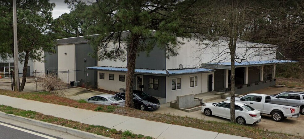 1240 Oakleigh Dr, East Point, GA à vendre - Photo principale – Image 1 sur 6